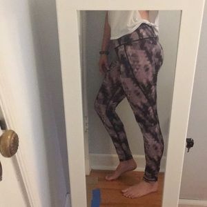 H&M Geometric print leggings